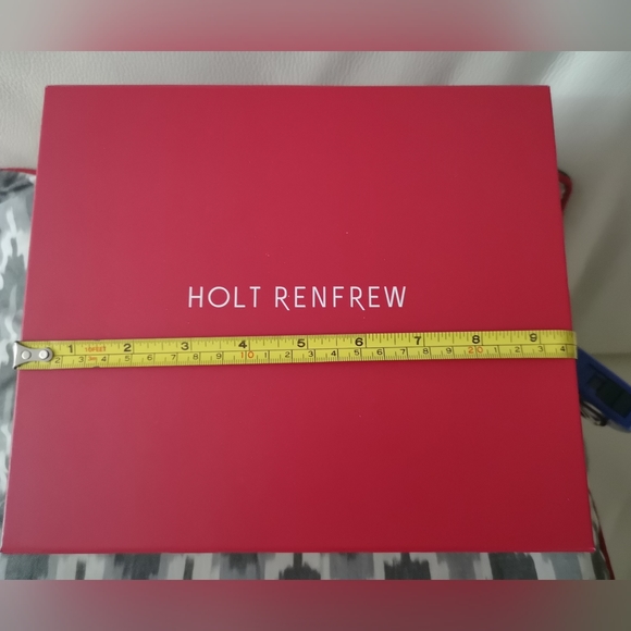 NWT HOLT RENFREW Gift Box Medium. - Picture 2 of 5